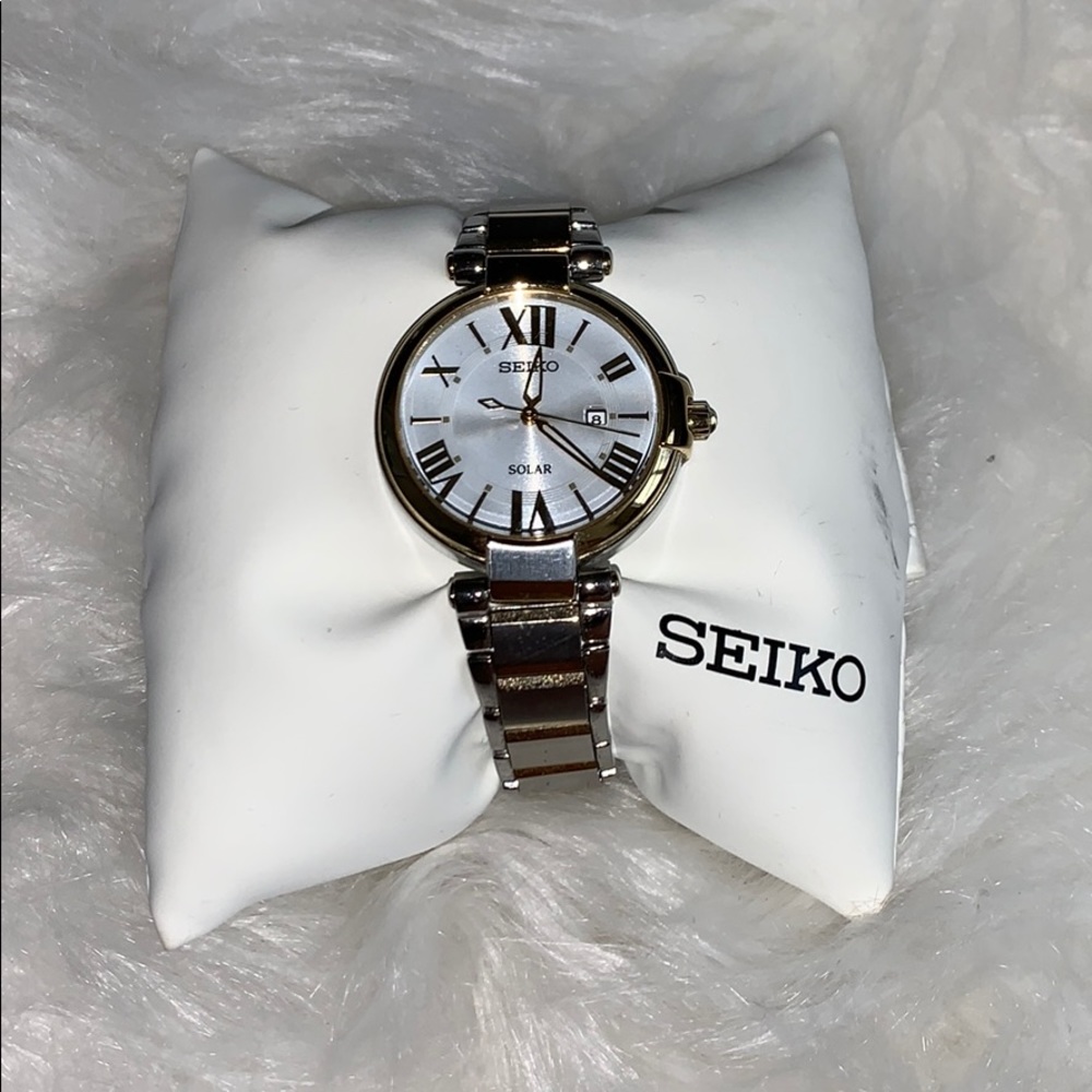Beautiful gold and silver Seiko watch